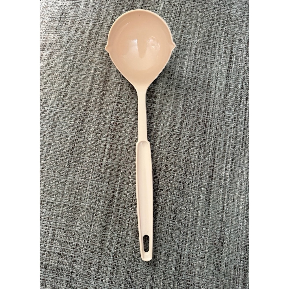 EKCO Vintage Double Spout Pour Ladle Beige Plastic